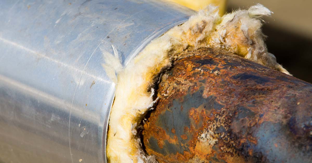 kerusakan pipa akibat corrosion under insulation tersembunyi di bawah insulasi